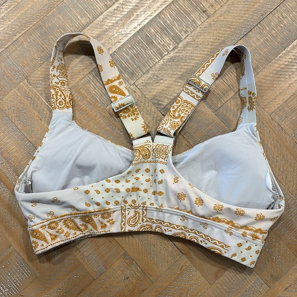 The Upside Sports Bra - Picture 2 of 4